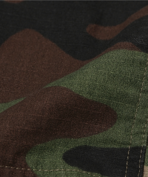 SHIPS(シップス)の「SA: 【アメリカ製】ウッドランドカモ柄 ベイカー ショートパンツ(その他パンツ・メンズ・その他・LARGE/X-LARGE/MEDIUM/SMALL)」の2枚目の写真