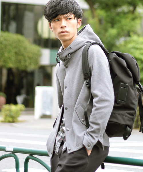 ESSENTIAL GARMENT MEN'S BIGI（エッセンシャルガーメントメンズビギ）の「ショート丈ボリュームネックパーカー/サーフニットダブルフェイス（モッズコート・メンズ・グレー/ブルー・S/SS/L/M）」の2枚目の写真