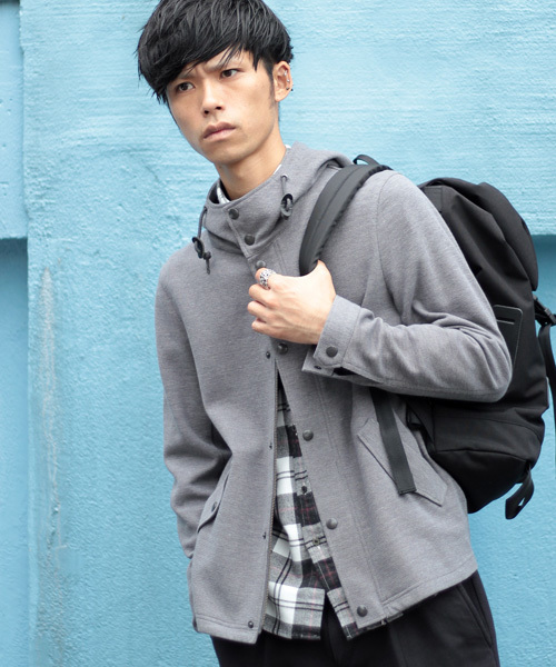 ESSENTIAL GARMENT MEN'S BIGI（エッセンシャルガーメントメンズビギ）の「ショート丈ボリュームネックパーカー/サーフニットダブルフェイス（モッズコート・メンズ・グレー/ブルー・S/SS/L/M）」の4枚目の写真