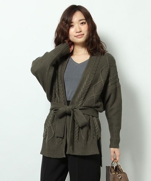 Andemiu（アンデミュウ）の「ケーブルニットカーディガン736718（カーディガン/ボレロ・レディース・ライトグレー/アイボリー/カーキ・FREE）」の3枚目の写真