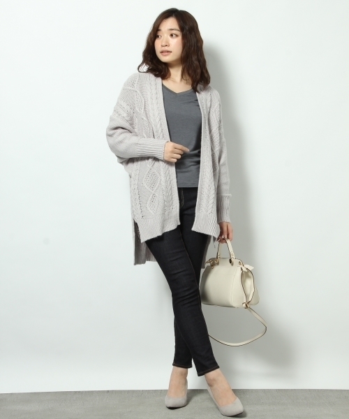 Andemiu（アンデミュウ）の「ケーブルニットカーディガン736718（カーディガン/ボレロ・レディース・ライトグレー/アイボリー/カーキ・FREE）」の14枚目の写真