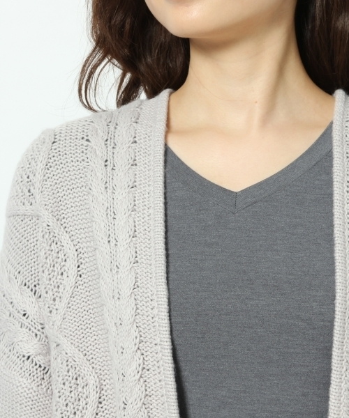 Andemiu（アンデミュウ）の「ケーブルニットカーディガン736718（カーディガン/ボレロ・レディース・ライトグレー/アイボリー/カーキ・FREE）」の9枚目の写真