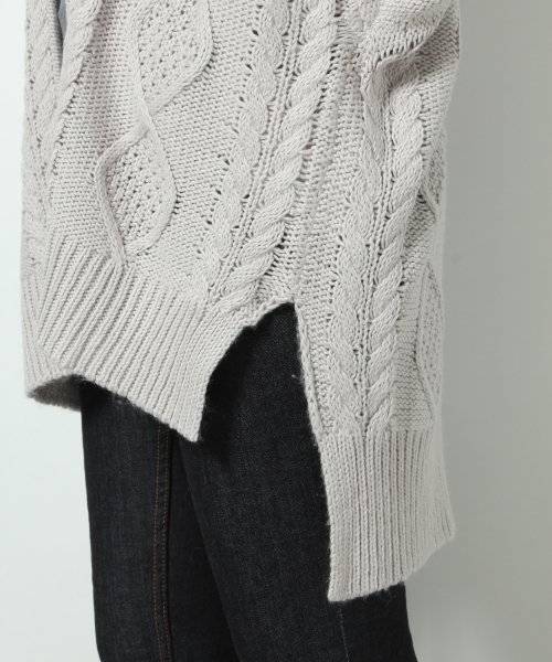 Andemiu（アンデミュウ）の「ケーブルニットカーディガン736718（カーディガン/ボレロ・レディース・ライトグレー/アイボリー/カーキ・FREE）」の12枚目の写真