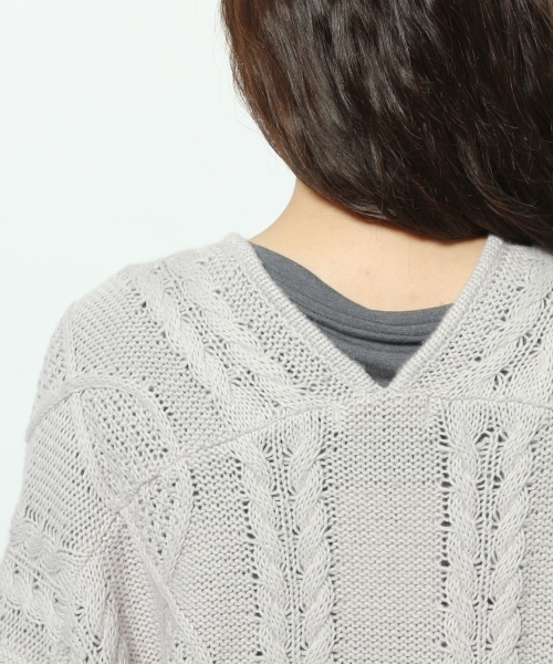 Andemiu（アンデミュウ）の「ケーブルニットカーディガン736718（カーディガン/ボレロ・レディース・ライトグレー/アイボリー/カーキ・FREE）」の5枚目の写真