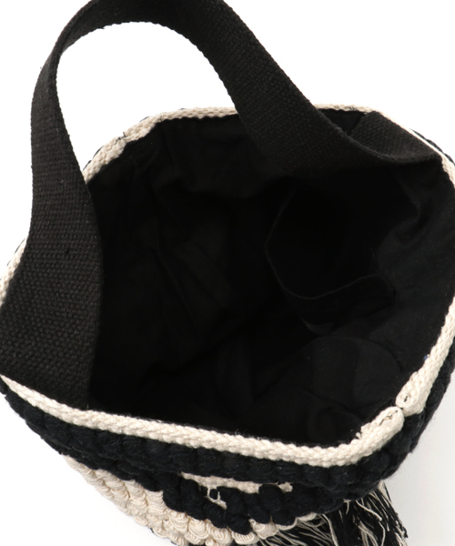 URBAN RESEARCH（アーバンリサーチ）の「UR フリンジバケツバッグ（ハンドバッグ・レディース・カーキ/ブラック・ONE）」の6枚目の写真