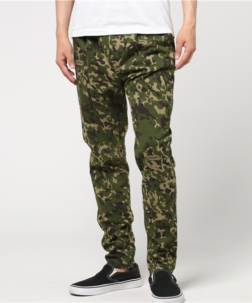 HYSTERIC GLAMOUR（ヒステリックグラマー）の「FLECK WOMAN総柄 タックSWP（スラックス・メンズ・グリーン系カモフラージュ・MEDIUM/SMALL）」の2枚目の写真