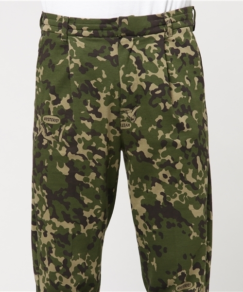 HYSTERIC GLAMOUR（ヒステリックグラマー）の「FLECK WOMAN総柄 タックSWP（スラックス・メンズ・グリーン系カモフラージュ・MEDIUM/SMALL）」の7枚目の写真