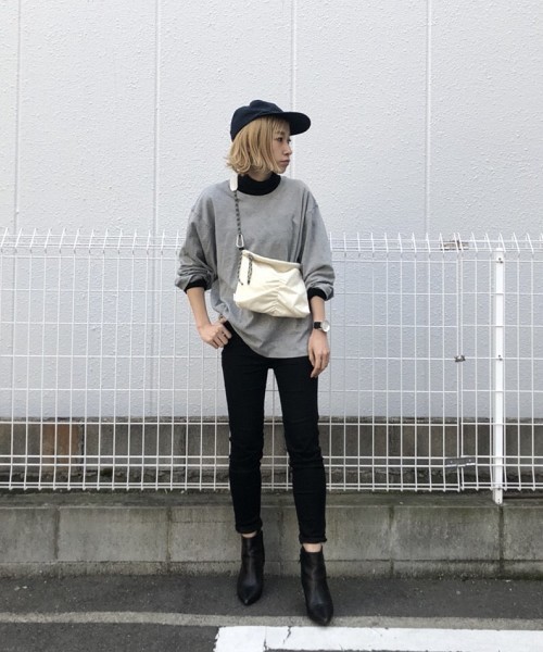 TODAYFUL（トゥデイフル）の「ルーズロングT（Tシャツ/カットソー・レディース・ホワイト/グレー/モカ・FREE）」の17枚目の写真