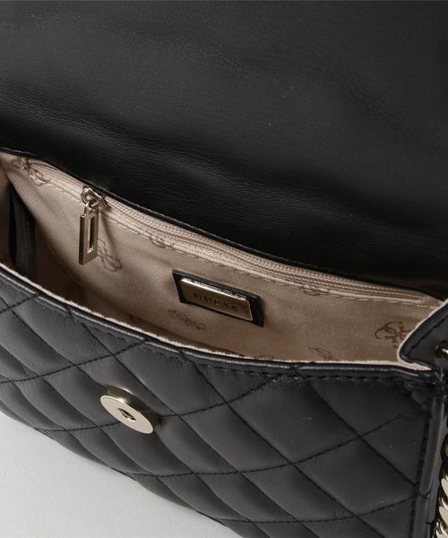 Guess（ゲス）の「VICTORIA MINI CROSSBODY FLAP（ショルダーバッグ）」 WEAR