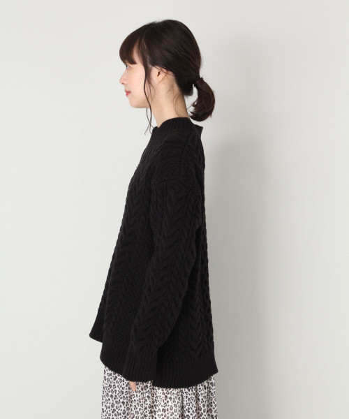 LOWRYS FARM（ローリーズファーム）の「３Ｇケーブルハイネック　805094（ニット/セーター・レディース・オフホワイト/ブラック/ベージュ/カーキ・MEDIUM/LARGE）」の7枚目の写真