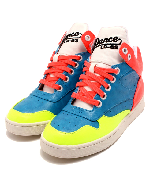 DANCE LB-03（ダンス エルビー・ゼロスリー）の「80s　TH　スニーカー（スニーカー・レディース・ブラック系/ブルー系・MEDIUM/LARGE）」の2枚目の写真