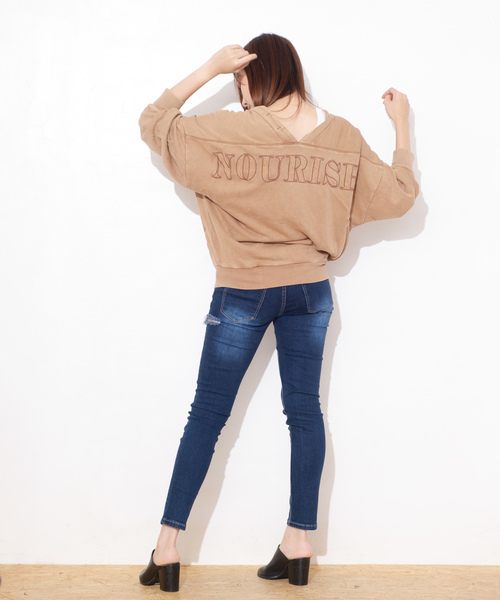 ROGER AND RAW(ロジャーアンドロウ)の「Roger&Raw / V BackロゴZIPカーデ(カーディガン/ボレロ・レディース・ブラック/ブルー/ライトブラウン・M)」の19枚目の写真