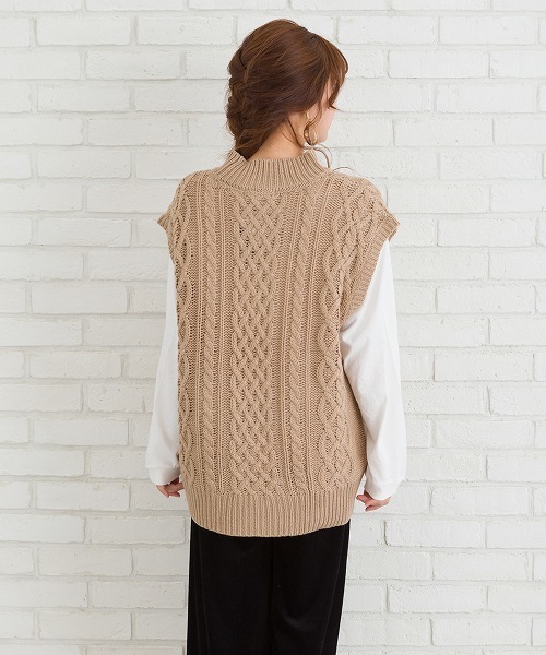 SpRay（スプレイ）の「ケーブルハイネックベスト（ベスト・レディース・アイボリー/ブラック/ピンク/ブラウン/ダークベージュ・FREE）」の12枚目の写真