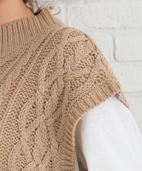 SpRay（スプレイ）の「ケーブルハイネックベスト（ベスト・レディース・アイボリー/ブラック/ピンク/ブラウン/ダークベージュ・FREE）」の18枚目の写真