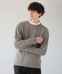セミワイドシルエットケーブル編みクルーネックニット