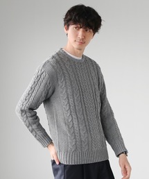 セミワイドシルエットケーブル編みクルーネックニット