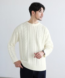 セミワイドシルエットケーブル編みクルーネックニット