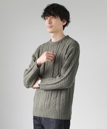 セミワイドシルエットケーブル編みクルーネックニット
