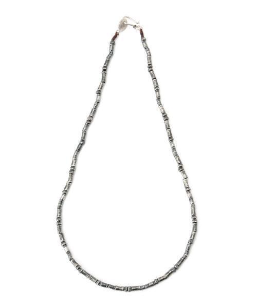 BEAMS（ビームス）の「BEAMS / カレン族 ビーズ ネックレス（ネックレス・メンズ・シルバー・ONE SIZE）」の2枚目の写真