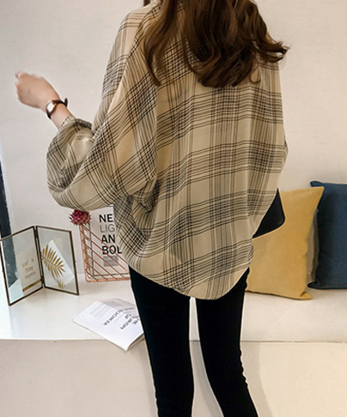 SUGAR BISKET（シュガービスケット）の「シースルーチェックシャツ（シャツ/ブラウス・レディース・ベージュ/ブラック・L/2XL/XL/M）」の3枚目の写真