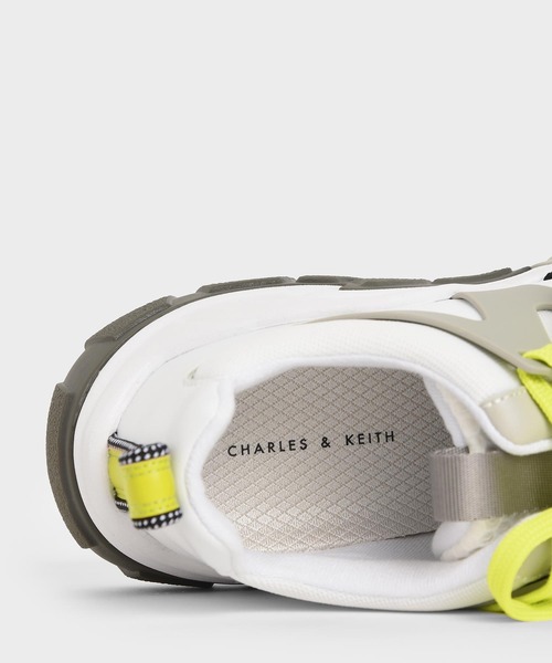 CHARLES & KEITH(チャールズ & キース)の「メッシュ&ネッティング チャンキースニーカー / Mesh & Netting Chunky Sneakers(スニーカー・レディース・アイボリー/シルバー/ホワイト・22.5cm/23cm/23.5cm/24.5cm/25cm/25.5cm)」の13枚目の写真