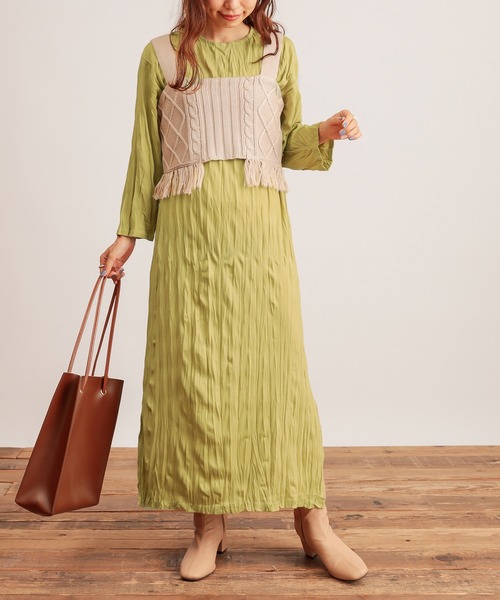 natural couture(ナチュラルクチュール)の「【WEB限定カラー有り】クリンクルカットワンピース+フリンジニットビスチェセット(ワンピース・レディース・ブラック/ブラウン/ベージュ/ライム・FREE)」の1枚目の写真