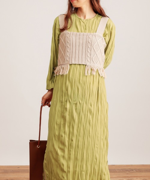 natural couture(ナチュラルクチュール)の「【WEB限定カラー有り】クリンクルカットワンピース+フリンジニットビスチェセット(ワンピース・レディース・ブラック/ブラウン/ベージュ/ライム・FREE)」の16枚目の写真