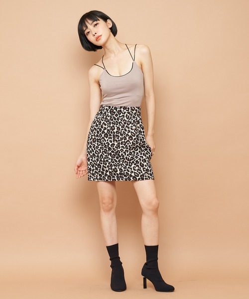 SPIRALGIRL（スパイラルガール）の「バックライン配色キャミソール（キャミソール・レディース・ブラック/ブラウン/ベージュ・FREE）」の6枚目の写真