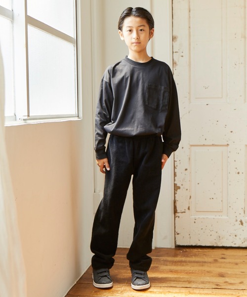 &yam(アンドヤム)の「スエードポケットロンT(Tシャツ/カットソー・キッズ・チャコールグレー/マスタード/グリーン/ピンク/オフホワイト/ブラウン/ベージュ/ブラック・100/110/120/130/140/150/160)」の16枚目の写真