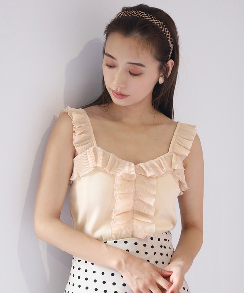 one after another NICE CLAUP（ワンアフターアナザーナイスクラップ）の「プリーツフリルテレコインナー（キャミソール・レディース・ベージュ/アイボリー/モカ・FREE）」の4枚目の写真