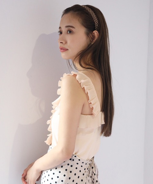 one after another NICE CLAUP（ワンアフターアナザーナイスクラップ）の「プリーツフリルテレコインナー（キャミソール・レディース・ベージュ/アイボリー/モカ・FREE）」の5枚目の写真