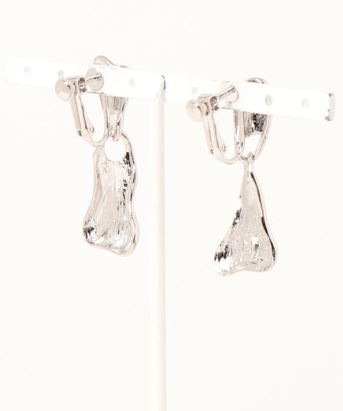 RIVE DROITE（リヴドロワ）の「ニュアンスモチーフイヤリング（イヤリング・レディース・シルバー/ゴールド・FREE）」の3枚目の写真