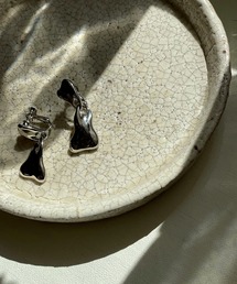 RIVE DROITE | 顔周りを華やかに彩る　ニュアンスモチーフイヤリング(イヤリング)