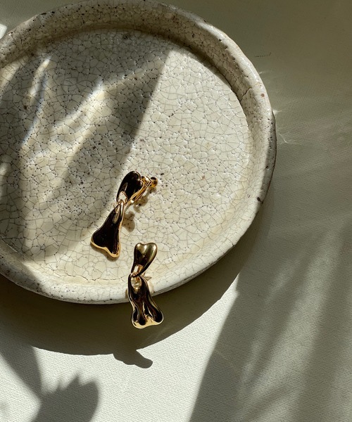 RIVE DROITE（リヴドロワ）の「ニュアンスモチーフイヤリング（イヤリング・レディース・シルバー/ゴールド・FREE）」の2枚目の写真