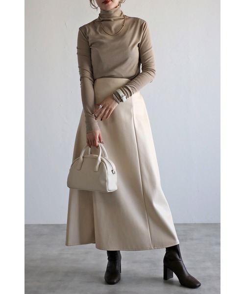 Bonjour Sagan（ボンジュールサガン）の「シアータートルプルオーバー（Tシャツ/カットソー・レディース・ライトグレー/オフホワイト/ブラック/ベージュ/グレイッシュベージュ/ライトブルー/チャコールグレー/グレー・FREE）」の14枚目の写真