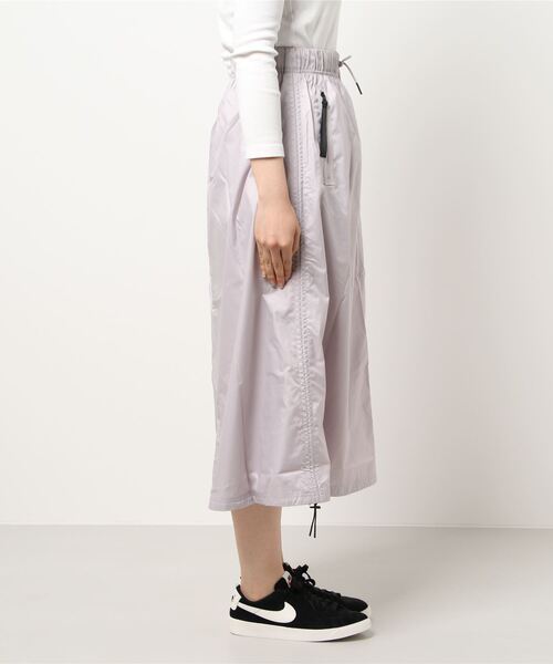NIKE（ナイキ）の「【NIKE】AS W NSW TCH PCK SKIRT WVN（スカート・レディース・パープル・SMALL/MEDIUM）」の3枚目の写真
