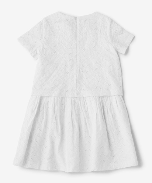 TOMMY HILFIGER（トミーヒルフィガー）の「GIRLS コットンレースレイヤードワンピース（ワンピース・キッズ・ホワイト・110cm/100cm/90cm/120cm/80ｃｍ）」の2枚目の写真