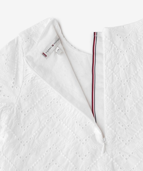 TOMMY HILFIGER（トミーヒルフィガー）の「GIRLS コットンレースレイヤードワンピース（ワンピース・キッズ・ホワイト・110cm/100cm/90cm/120cm/80ｃｍ）」の6枚目の写真