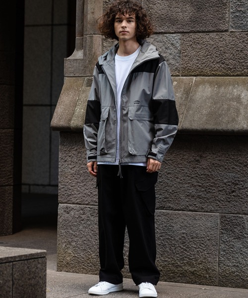 極美品 Mountain Equipment イタリア製 ダウン グレー 2XL MADEIRA-LS9