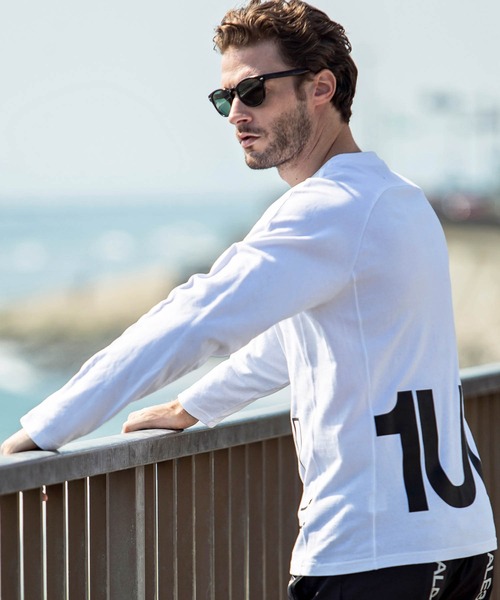 1piu1uguale3 RELAX（ウノピュウノウグァーレトレリラックス）の「1PIU1UGUALE3 RELAX(ウノピゥウノウグァーレトレ)ハイデンシティBIGロゴ長袖Tシャツ（Tシャツ/カットソー・メンズ・ブラック/グレー/ホワイト・S/XL/M/XXL/L）」の5枚目の写真