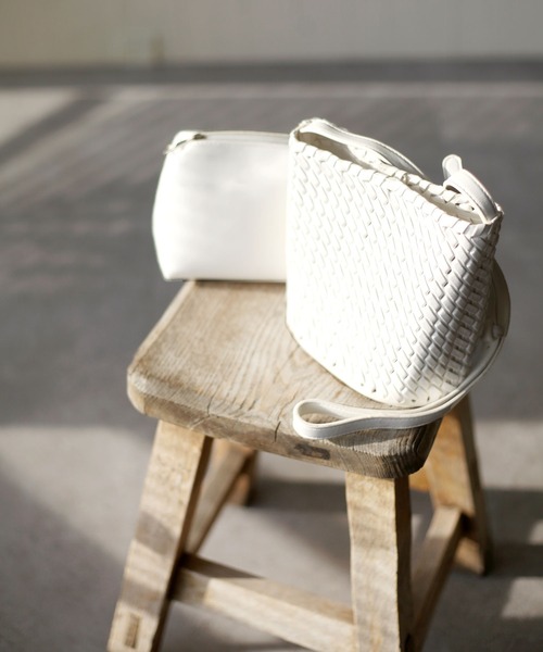 Chillfar（チルファー）の「フェイクレザーメッシュミニショルダーバッグ/インナーポーチ付き（ショルダーバッグ・レディース・ホワイト/ブラック・FREE）」の7枚目の写真