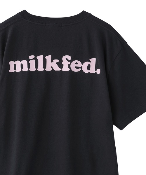 MILKFED.（ミルクフェド）の「BASIC COOPER S/S TEE/シンプル バックプリント 半袖Tシャツ（Tシャツ/カットソー・レディース・ホワイト/ネイビー/チャコールグレー/オフホワイト/ブラック/ベージュ/オリーブ/ライトパープル/ライトグリーン/パープル・SMALL/MEDIUM）」の4枚目の写真