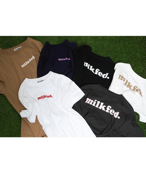 MILKFED.（ミルクフェド）の「BASIC COOPER S/S TEE/シンプル バックプリント 半袖Tシャツ（Tシャツ/カットソー・レディース・ホワイト/ネイビー/チャコールグレー/オフホワイト/ブラック/ベージュ/オリーブ/ライトパープル/ライトグリーン/パープル・SMALL/MEDIUM）」の19枚目の写真