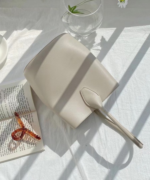 Port(ポート)の「バケツ型 ワンハンドル トートバッグ # / バケツバッグ(トートバッグ・レディース・アイボリー/ダークブラウン/ブラック/キャメル・FREE)」の10枚目の写真