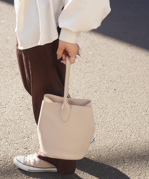 Port(ポート)の「バケツ型 ワンハンドル トートバッグ # / バケツバッグ(トートバッグ・レディース・アイボリー/ダークブラウン/ブラック/キャメル・FREE)」の16枚目の写真