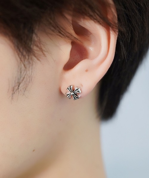 SPINNS(スピンズ)の「ヴィンテージライクシルバーワンポイントピアス/クロス/ローズ(ピアス(両耳用)・メンズ・A/B/C/D/E/F/G/H/I/J/K/N/M/L/O・ONESIZE)」の20枚目の写真