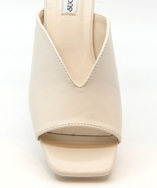 Sugar Sugar（シュガーシュガー）の「【SUGAR SUGAR シュガーシュガー】Vカットスクエアサンダル（サンダル・レディース・ブラック/アイボリー/ゴールド系その他・LL/L/S/M）」の9枚目の写真