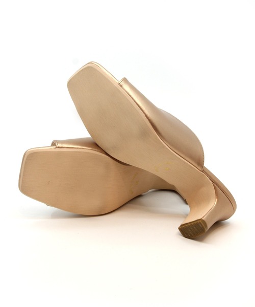 Sugar Sugar（シュガーシュガー）の「【SUGAR SUGAR シュガーシュガー】Vカットスクエアサンダル（サンダル・レディース・ブラック/アイボリー/ゴールド系その他・LL/L/S/M）」の20枚目の写真