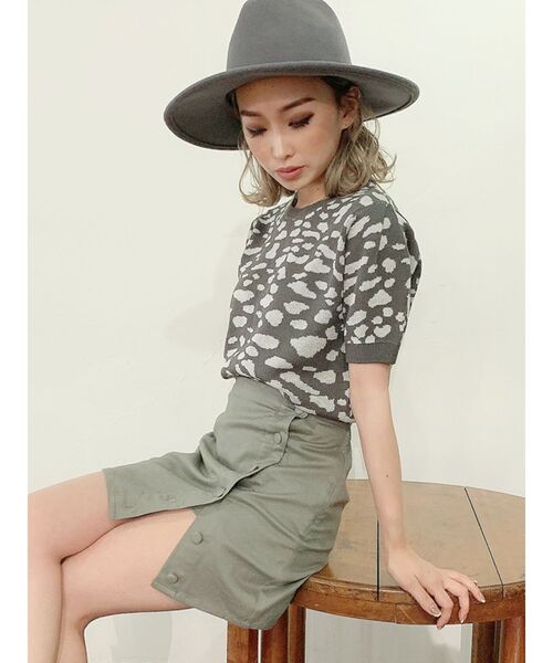 GYDA(ジェイダ)の「レオパードハーフスリーブニット TOPS(ニット/セーター・レディース・チャコールグレー/ブラウン/アイボリー・FREE)」の3枚目の写真