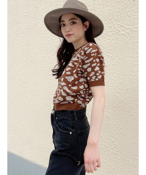 GYDA(ジェイダ)の「レオパードハーフスリーブニット TOPS(ニット/セーター・レディース・チャコールグレー/ブラウン/アイボリー・FREE)」の19枚目の写真